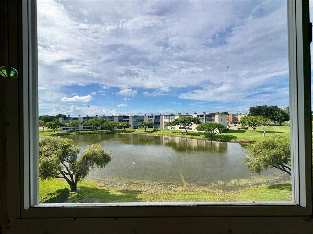 GUILDFORD AT CENTURY VILLAGE CONDO - Residential