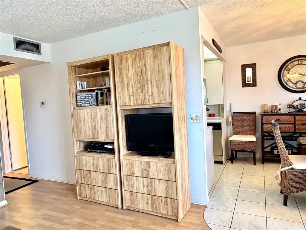 GUILDFORD AT CENTURY VILLAGE CONDO - Residential
