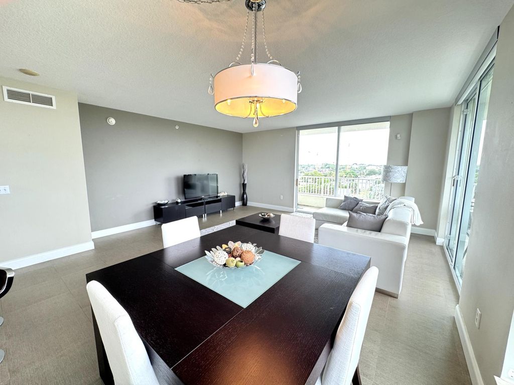 Photo of 700 E Boynton Beach Boulevard #612, Boynton Beach, FL 33435 (MLS # B26001988)