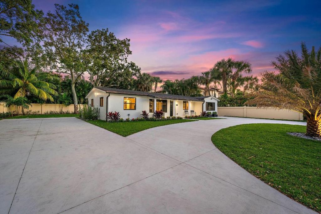 Photo of 2312 Idlewild Road, Palm Beach Gardens, FL 33410 (MLS # R11073907)