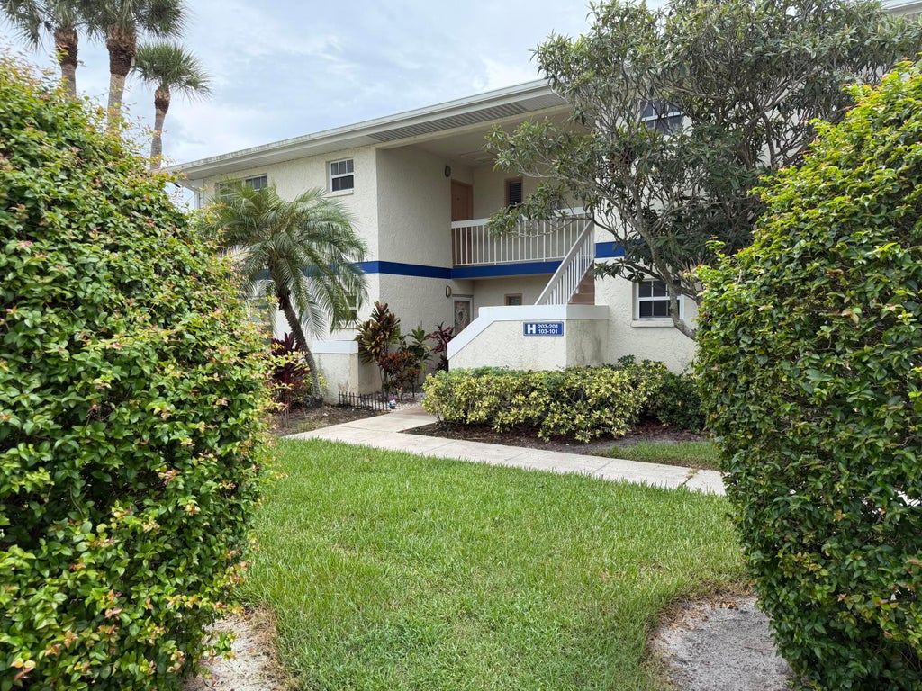 Photo of 1512 SE ROYAL GREEN Circle #203, Port Saint Lucie, FL 34952 (MLS # B26071127)