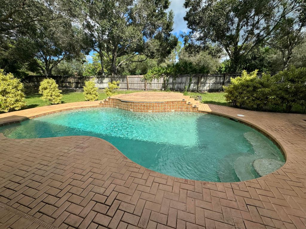 Photo of 134 Nottingham Road, Royal Palm Beach, FL 33411 (MLS # R10926099)