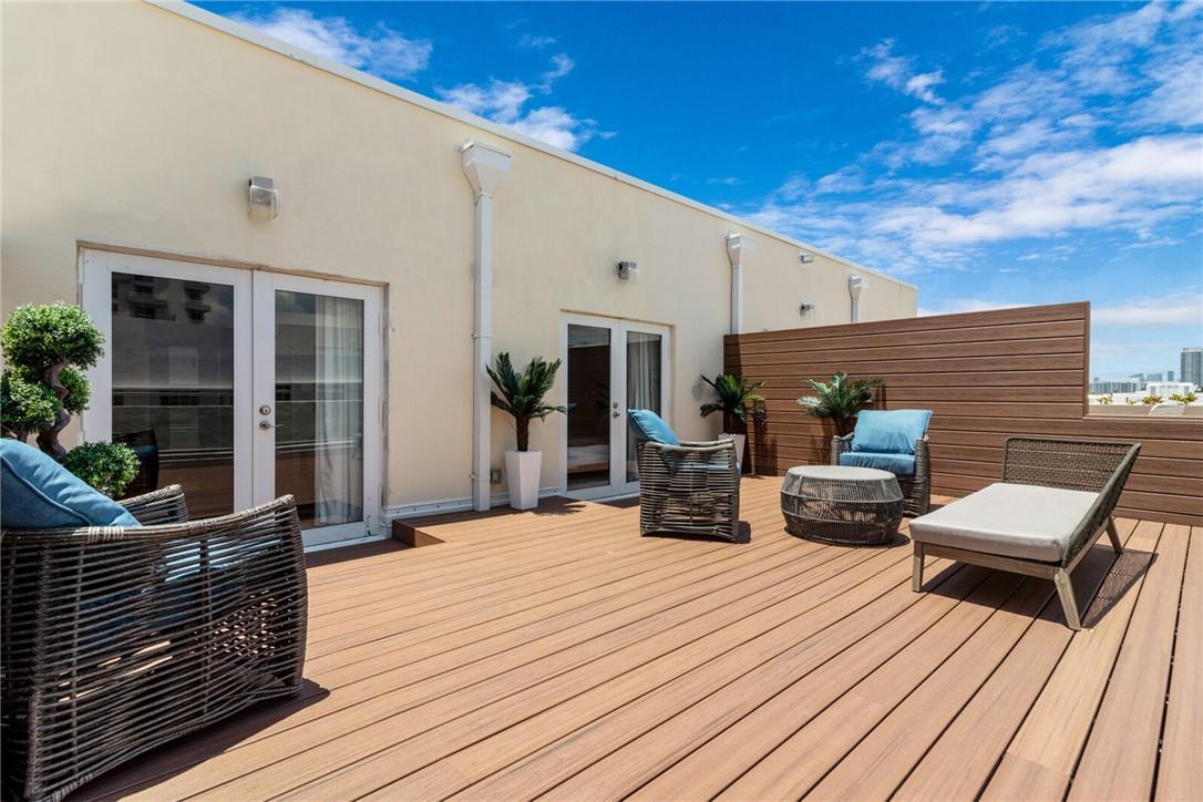 THE DRAKE CONDOMINIUM - Residential Lease