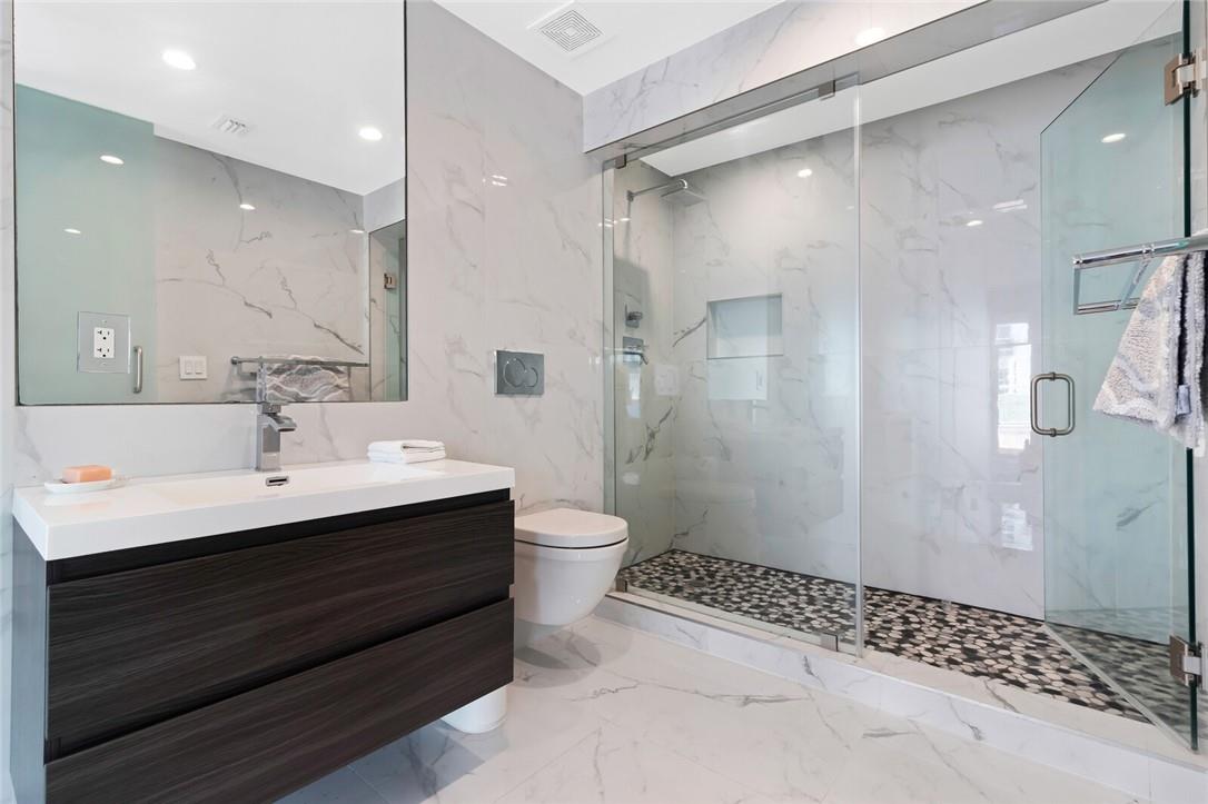 THE DRAKE CONDOMINIUM - Residential Lease