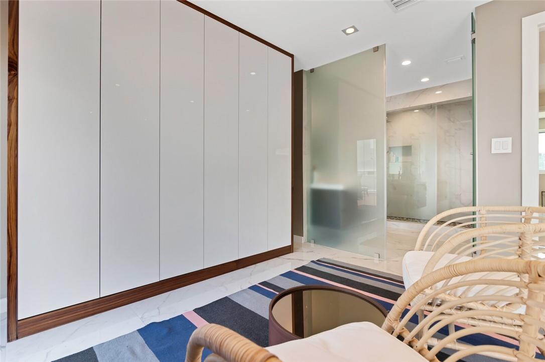 THE DRAKE CONDOMINIUM - Residential Lease