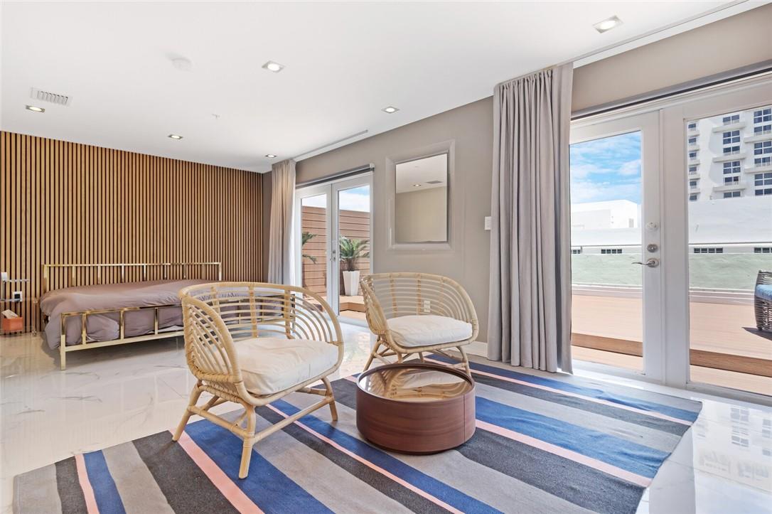 THE DRAKE CONDOMINIUM - Residential Lease