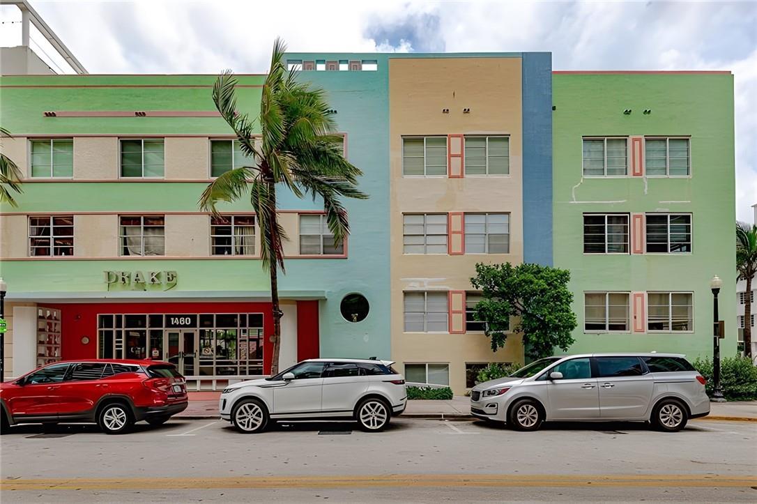 THE DRAKE CONDOMINIUM - Residential Lease