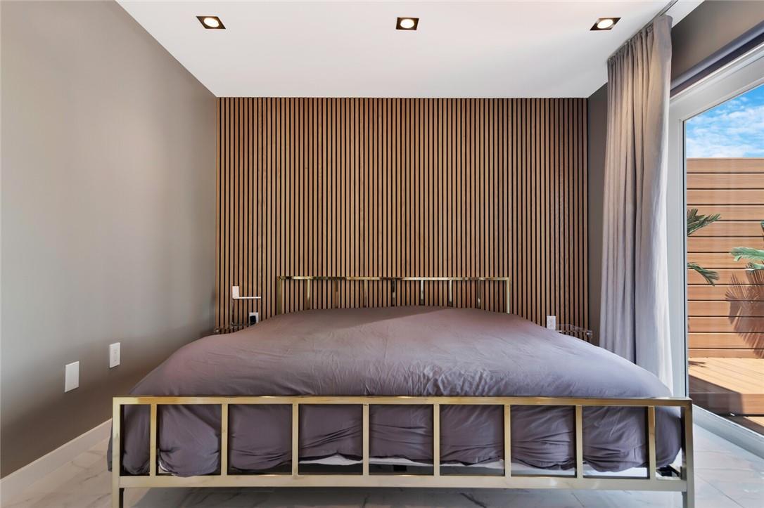 THE DRAKE CONDOMINIUM - Residential Lease