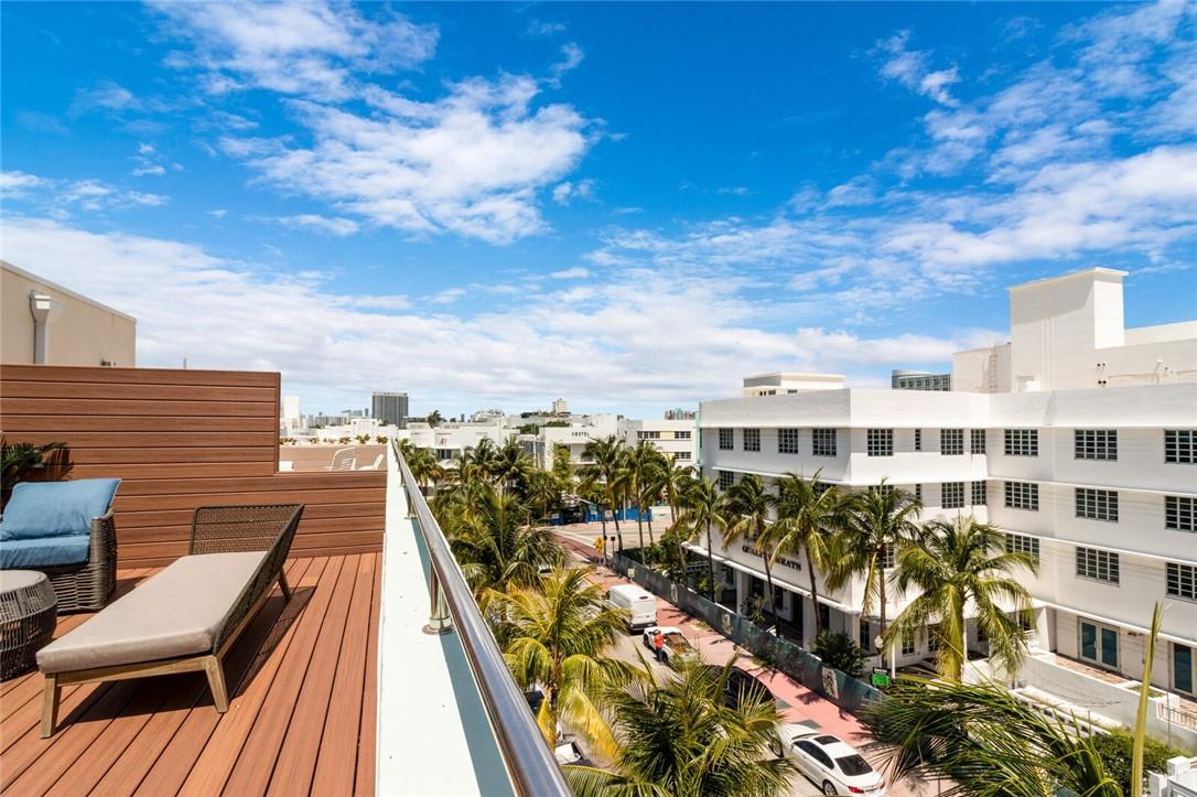 THE DRAKE CONDOMINIUM - Residential Lease