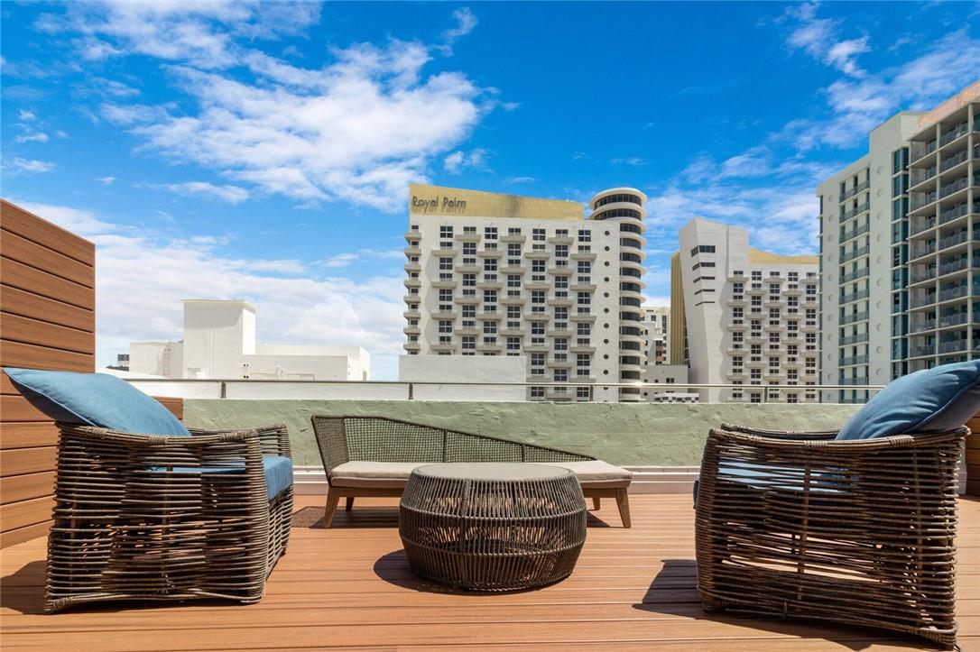 THE DRAKE CONDOMINIUM - Residential Lease