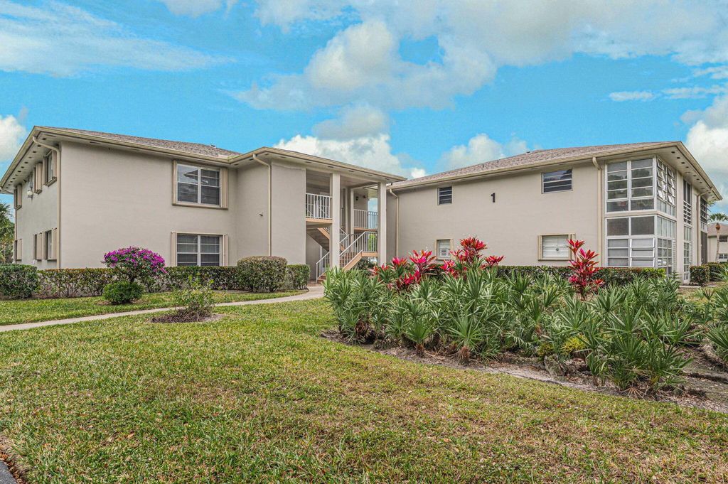 Photo of 1 Lake Vista Trail #204, Port Saint Lucie, FL 34952 (MLS # R10958897)