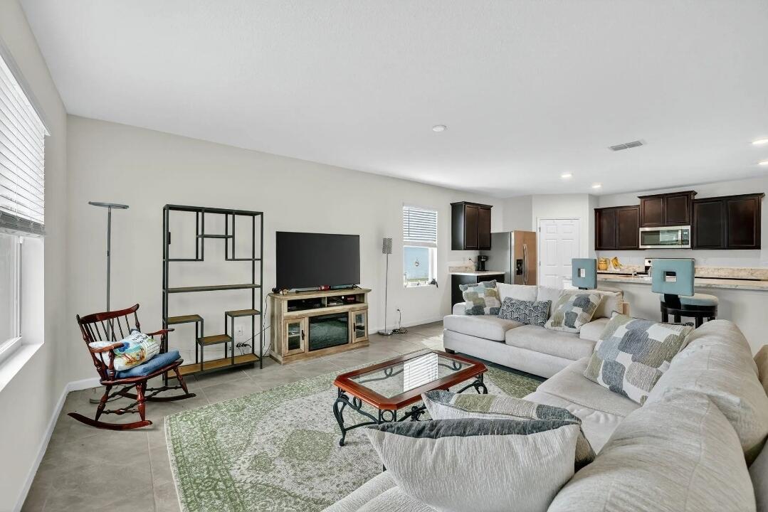 PORT ST LUCIE SECTION 13 - Residential Lease