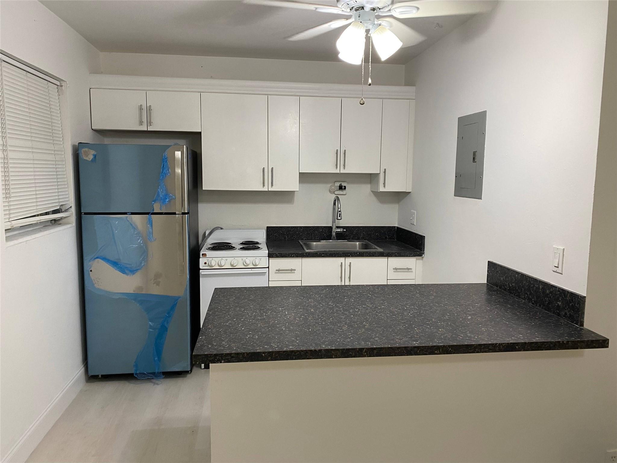 316 SW 15th St 3