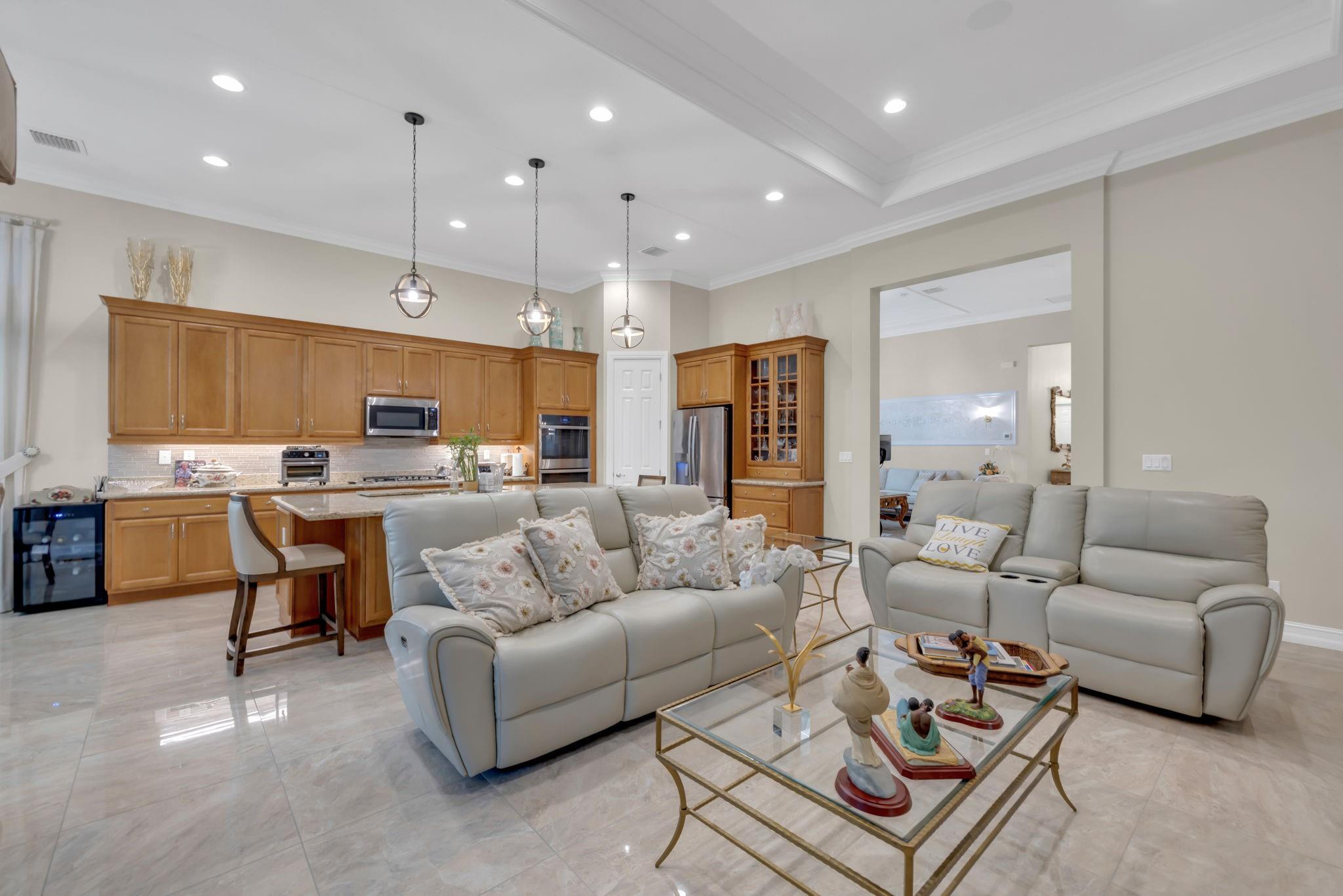 9541 Kalmar Cir