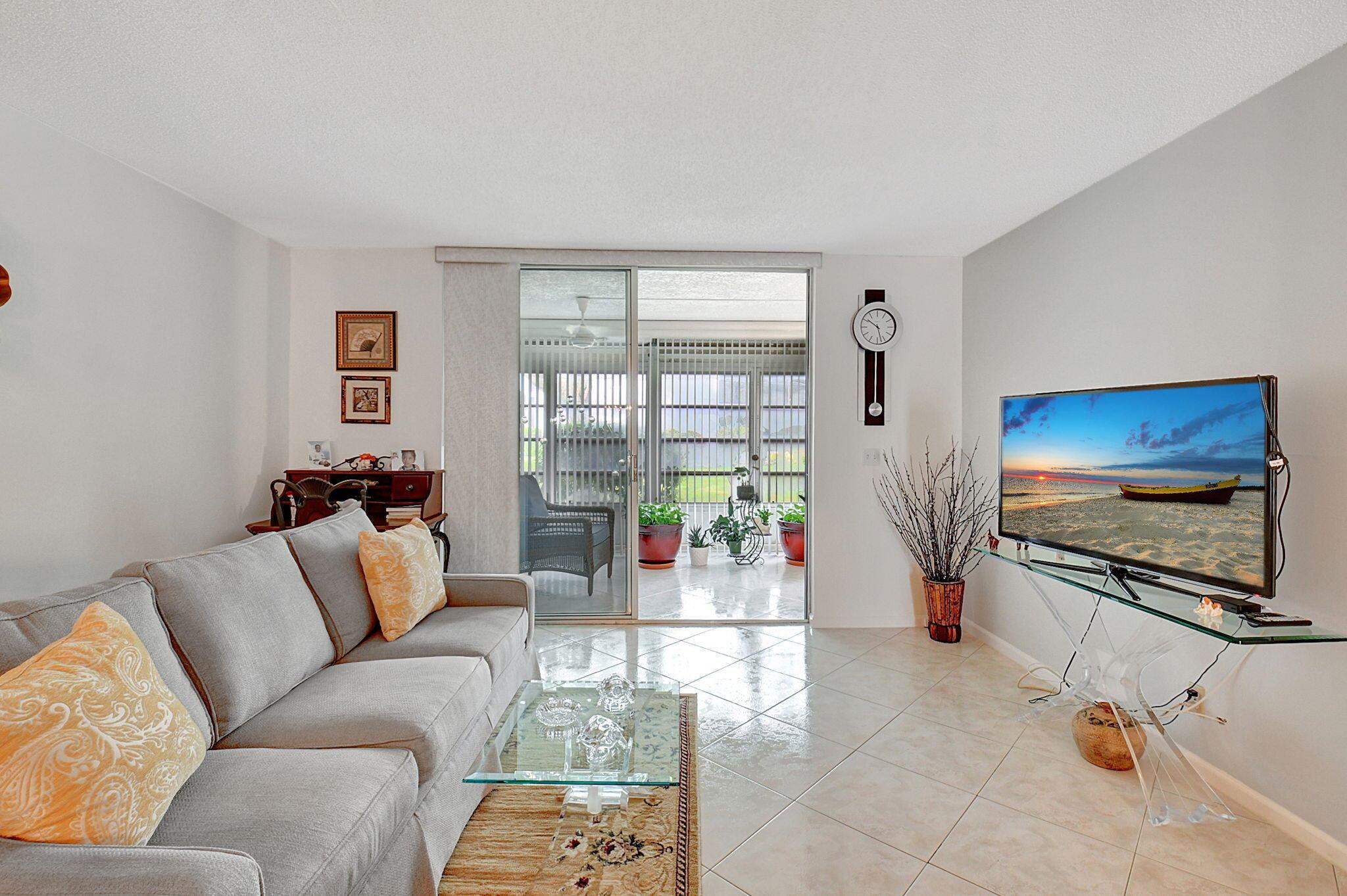 14773 Cumberland Drive 102 D, Delray Beach, FL, 33446/$145,000 3 14773 Cumberland Drive 102 D