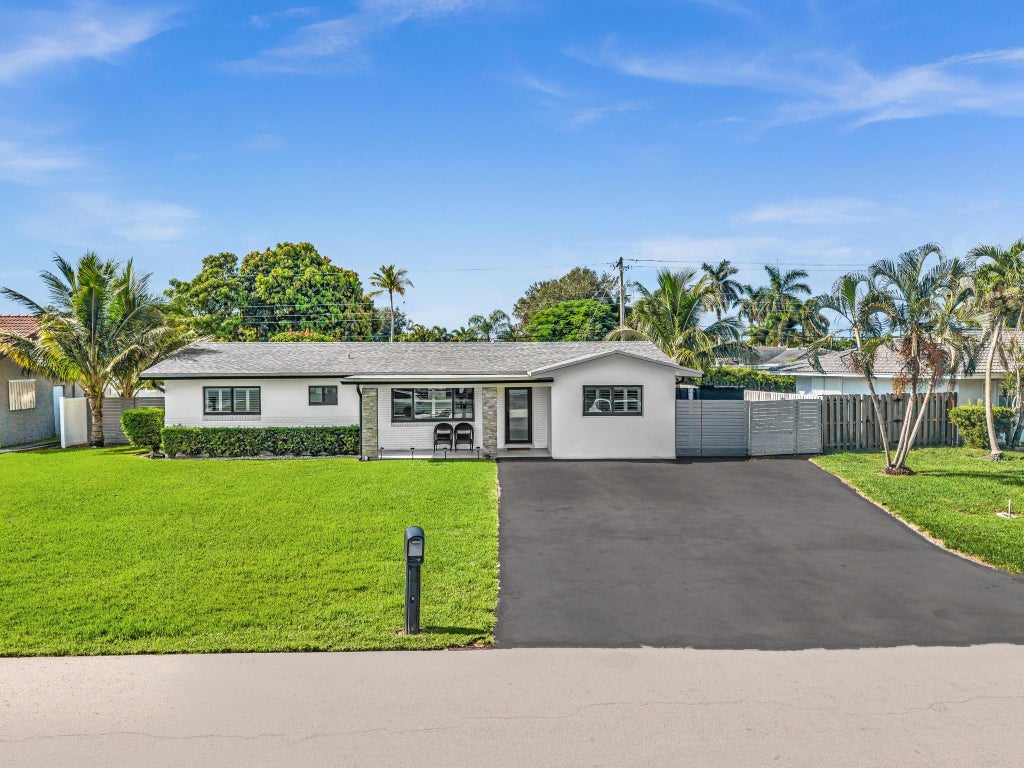 Photo of 2056 PARK Place, Boca Raton, FL 33486 (MLS # B26068020)