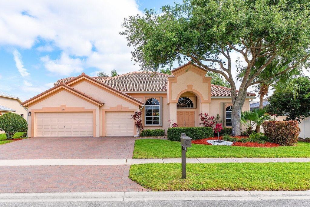 Photo of 7165 Brunswick Circle, Boynton Beach, FL 33472 (MLS # R11087504)