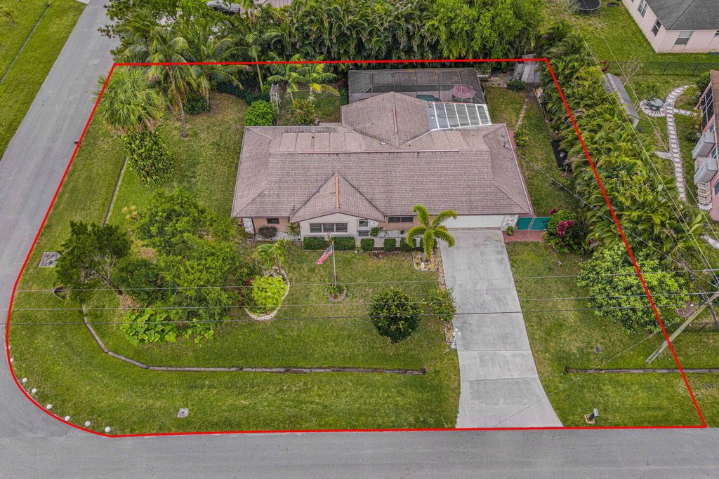 Photo of 1318 SW Colorado Avenue, Port Saint Lucie, FL 34953 (MLS # R11134035)