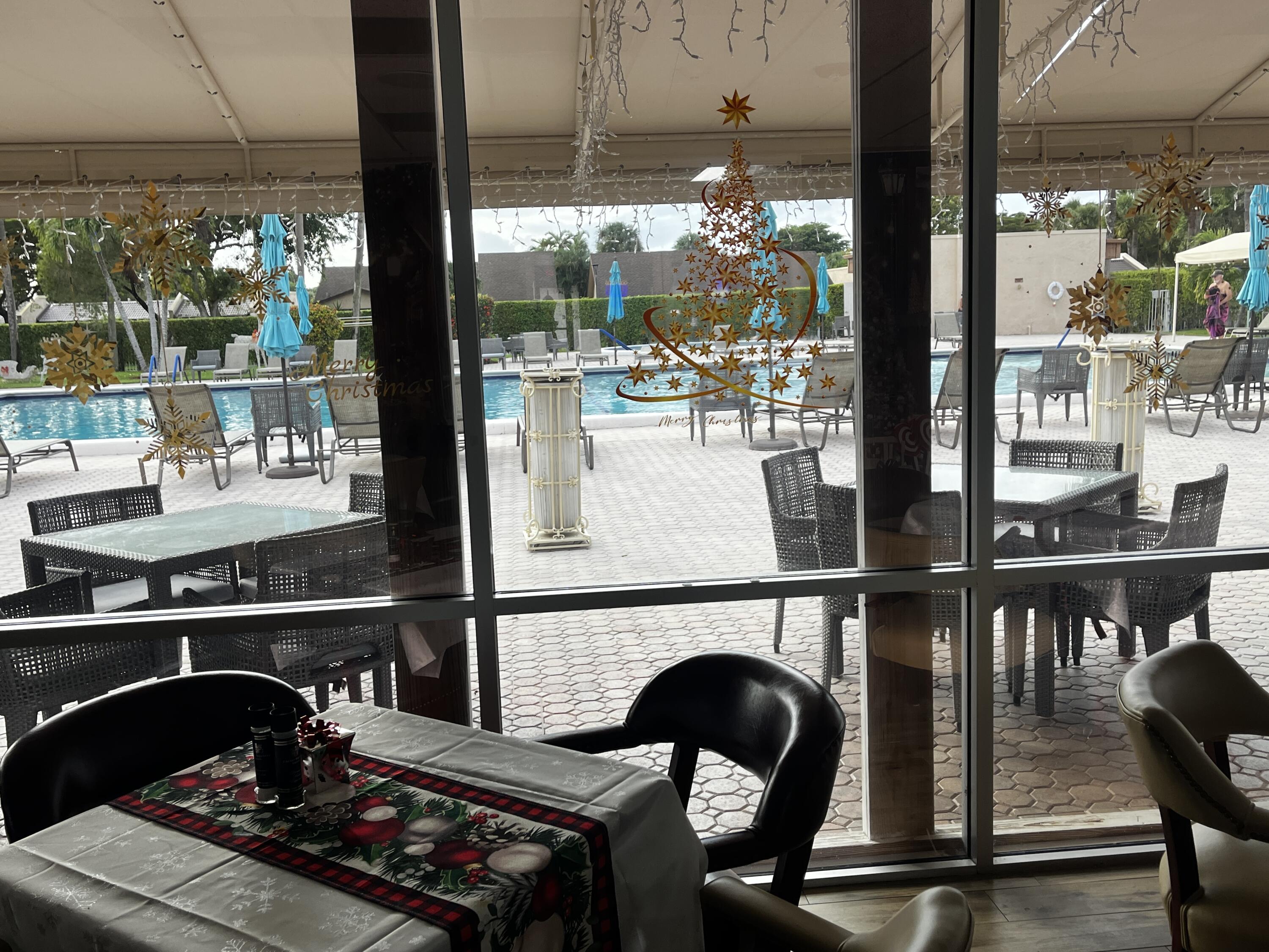 GOLDEN LAKES VILLAGE COND - Residential