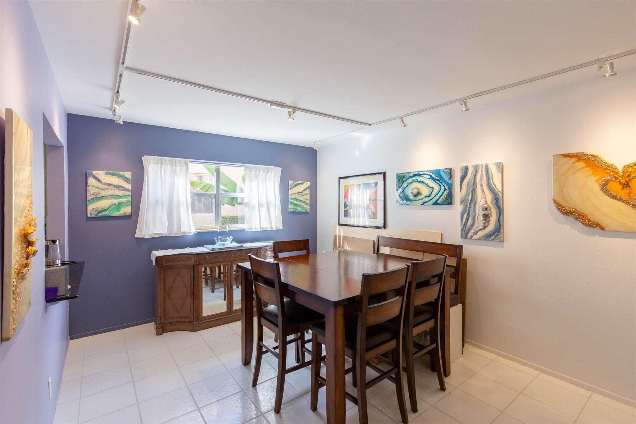 GOLDEN LAKES VILLAGE COND - Residential