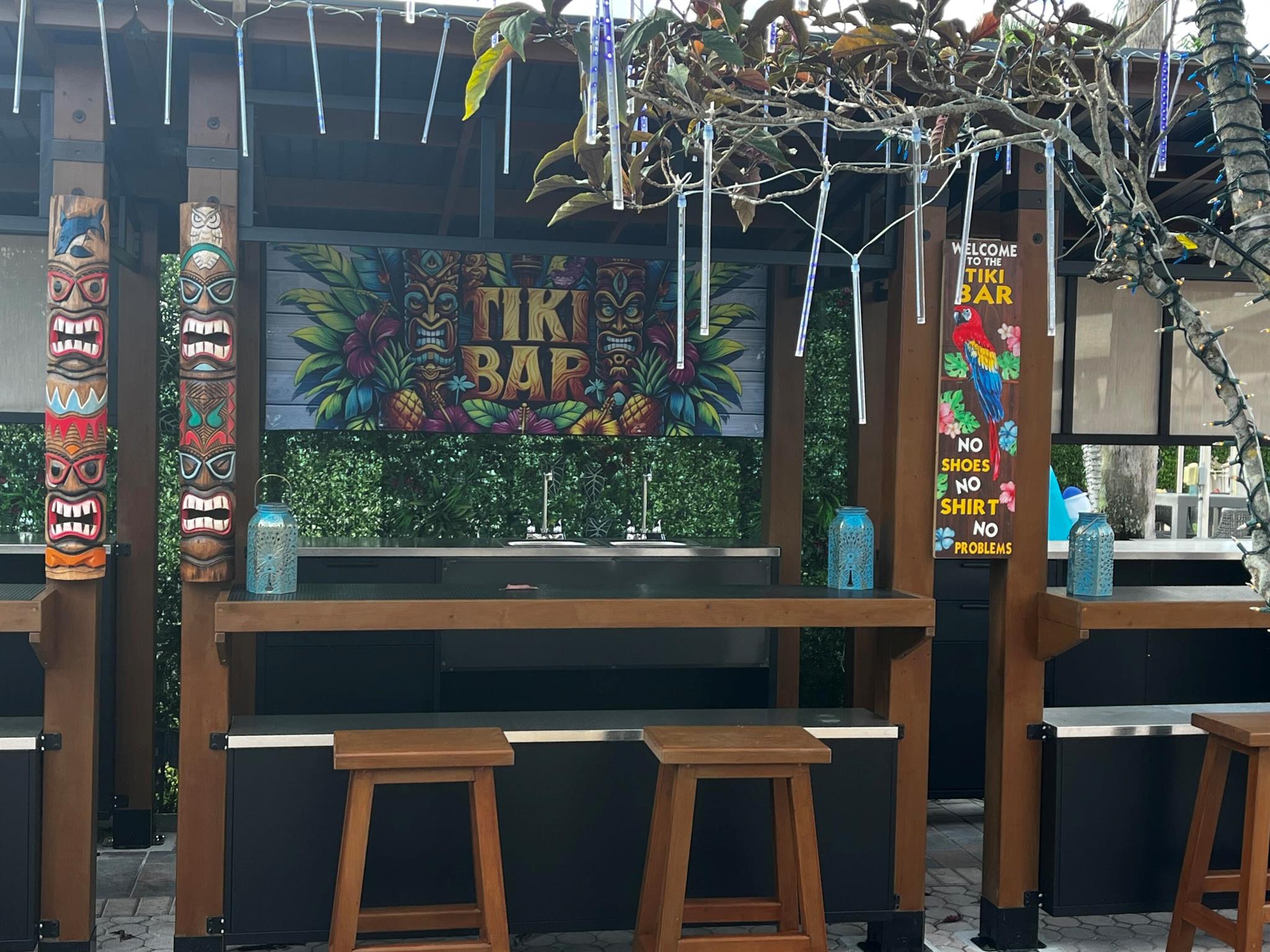 GOLDEN LAKES VILLAGE COND - Residential