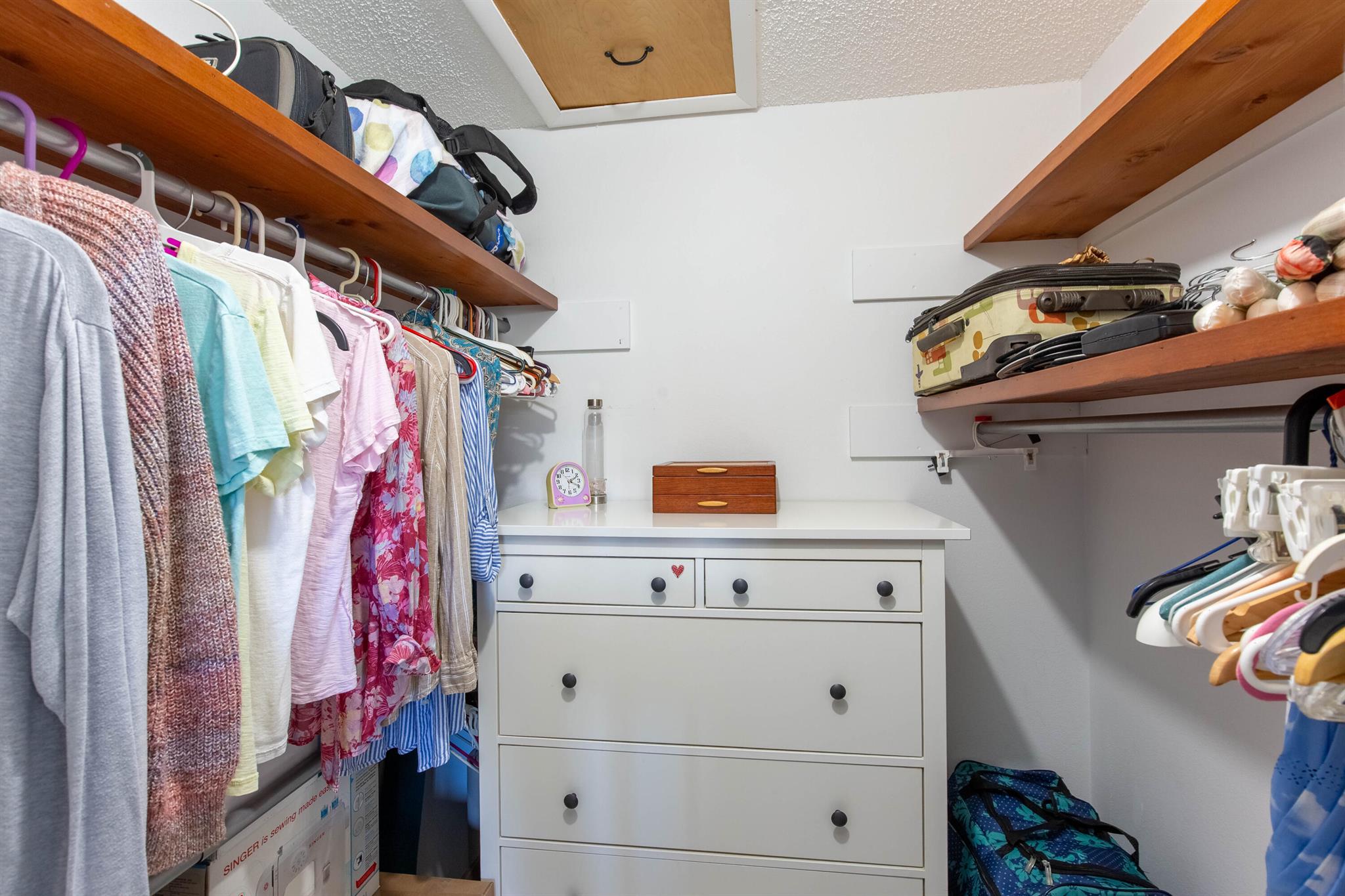 GOLDEN LAKES VILLAGE COND - Residential