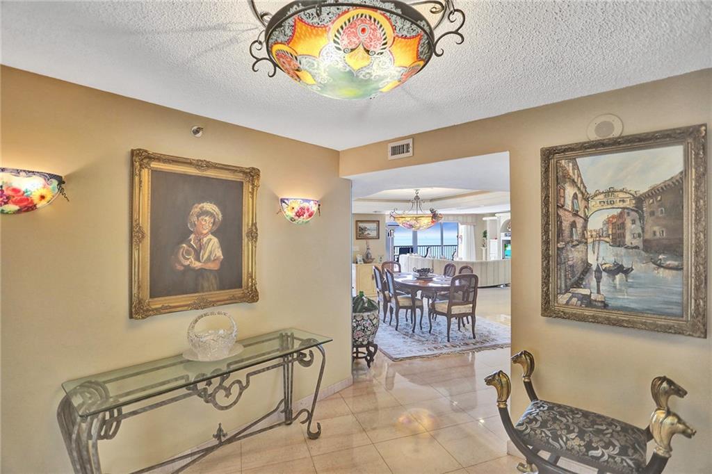 Overlook Condominium - Residential