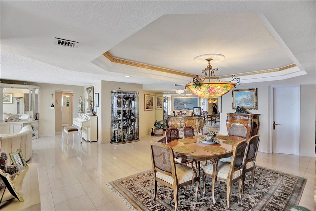 Overlook Condominium - Residential