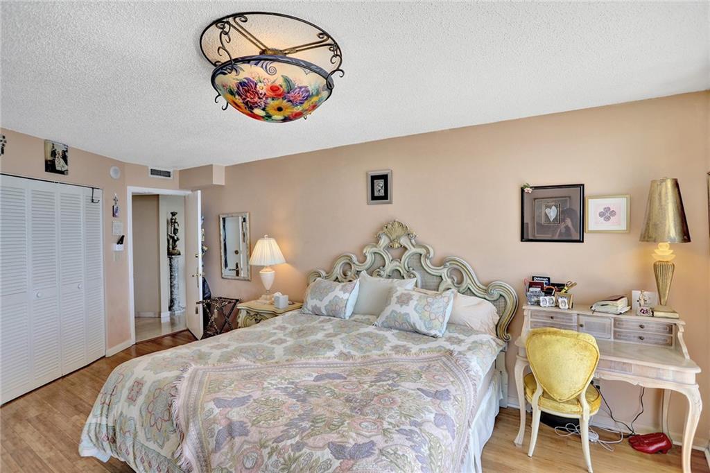 Overlook Condominium - Residential