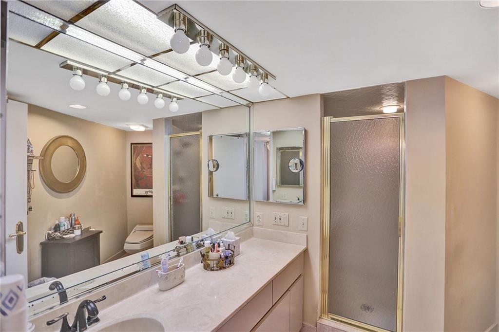 Overlook Condominium - Residential