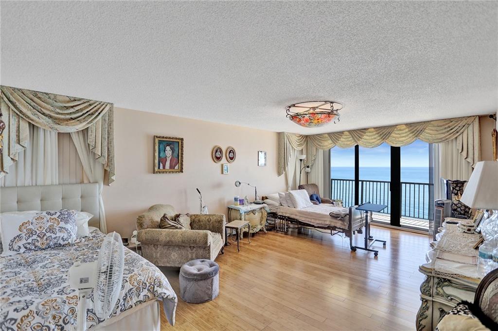 Overlook Condominium - Residential