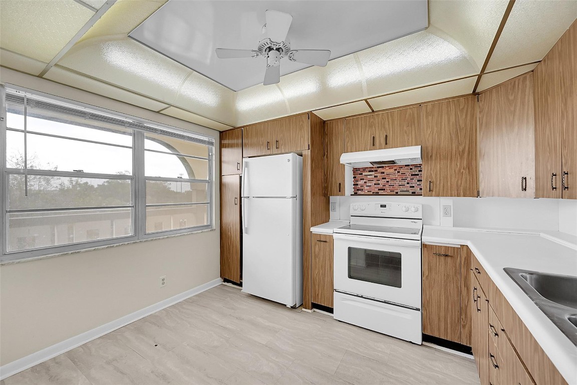 WYNMOOR VILLAGE - Residential