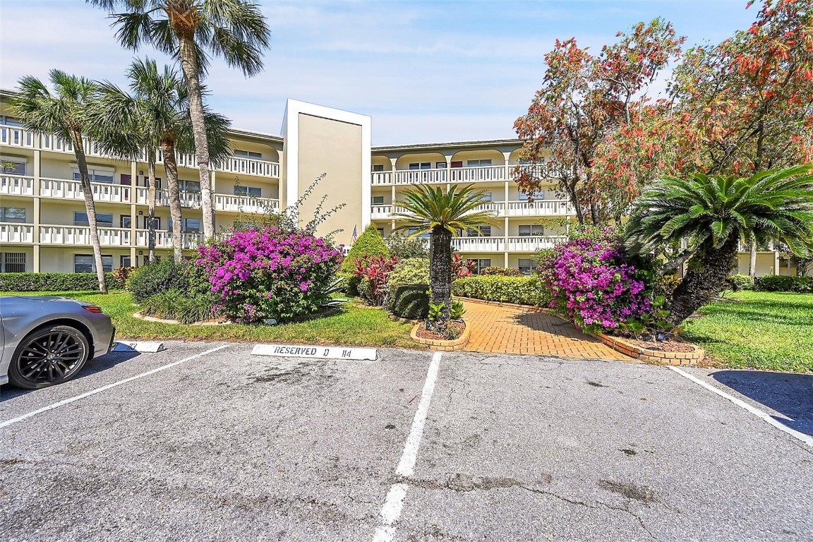 WYNMOOR VILLAGE - Residential