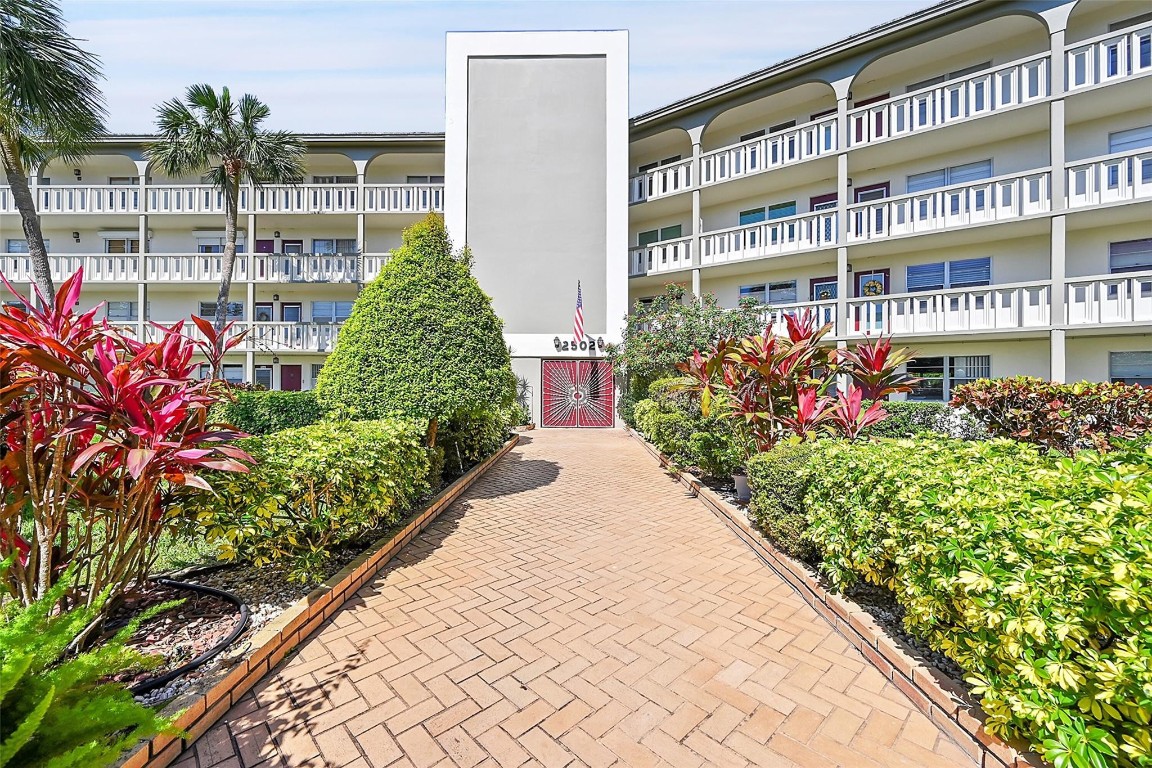 WYNMOOR VILLAGE - Residential