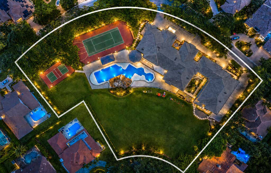 Photo of 1800 Eagle Trace Boulevard, Coral Springs, FL 33071 (MLS # B26028153)