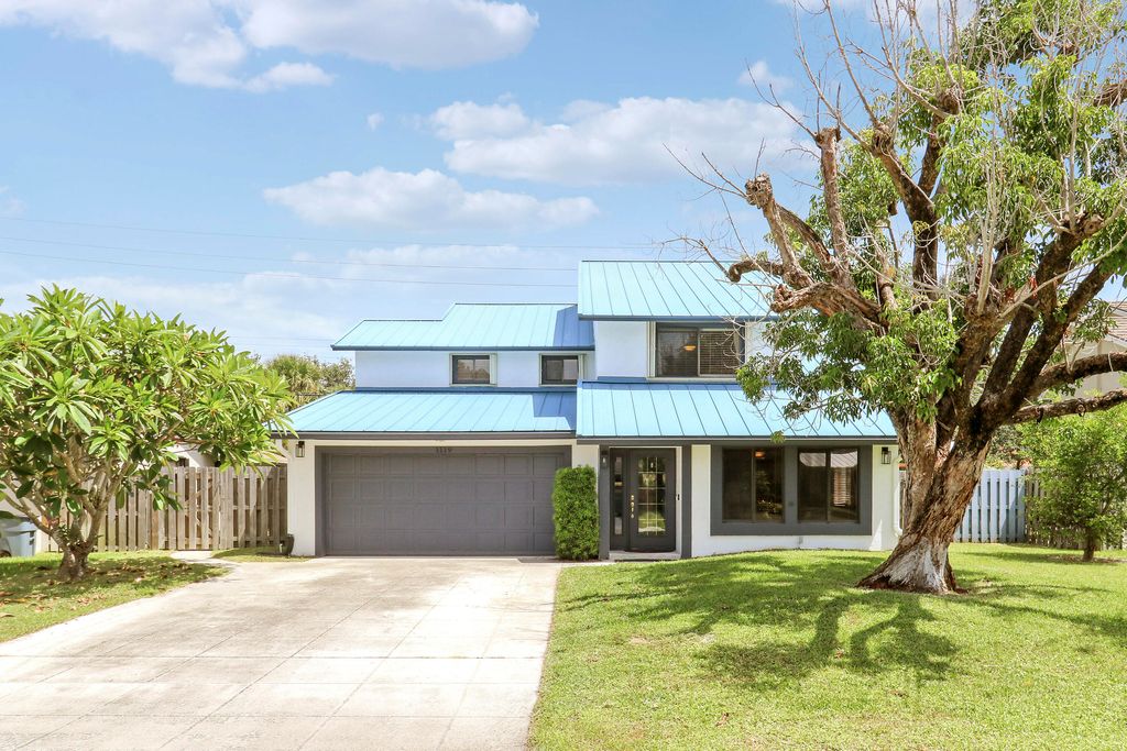 Photo of 1119 RAINWOOD Circle W, Palm Beach Gardens, FL 33410 (MLS # B26052809)