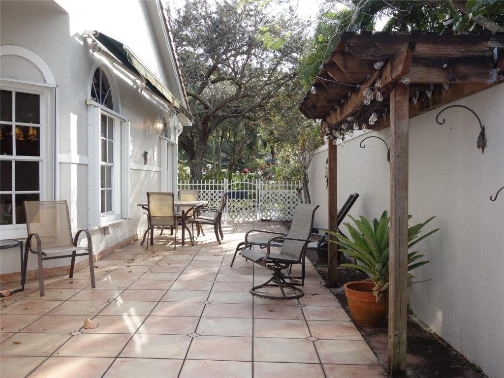 Photo of 4106 Carriage Drive #5C, Pompano Beach, FL 33069 (MLS # F10549044)