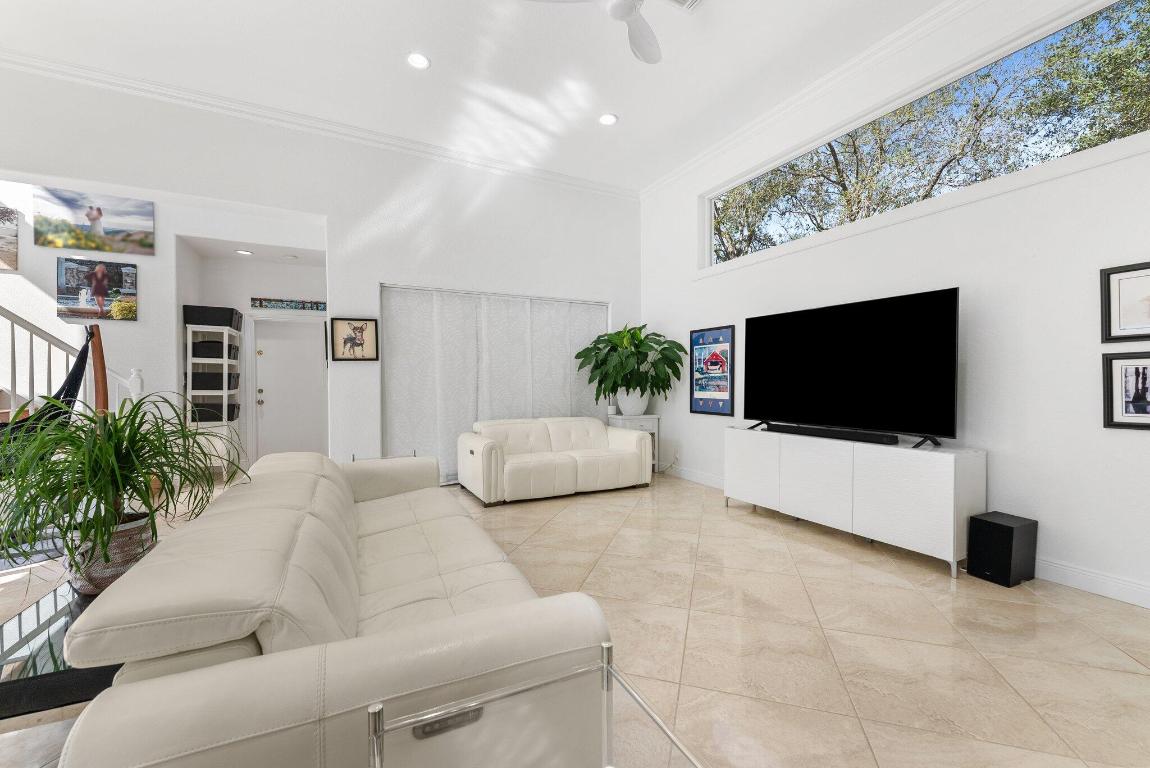 HERON BAY FIVE - Residential