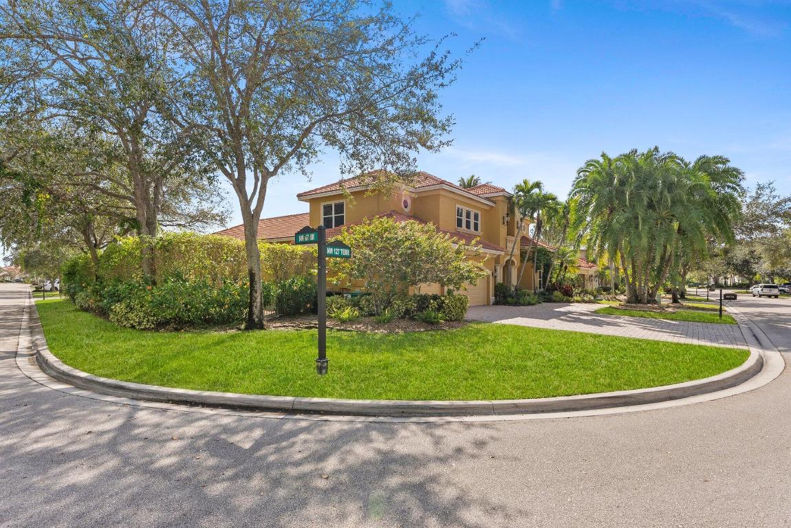 HERON BAY FIVE - Residential