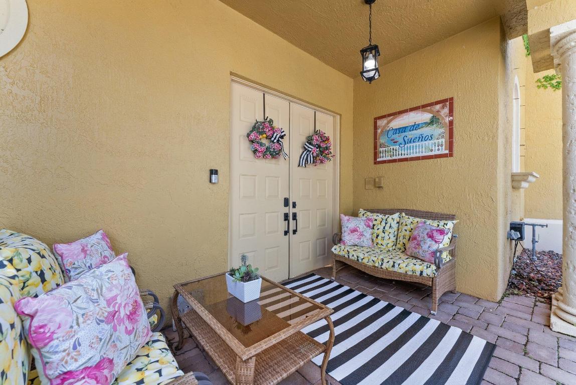 HERON BAY FIVE - Residential