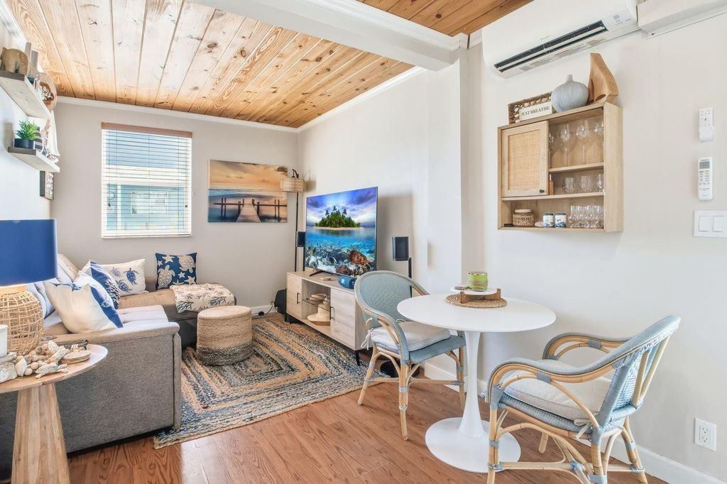 Photo of 310 Harrison Street #102E, Hollywood, FL 33019 (MLS # F10556370)