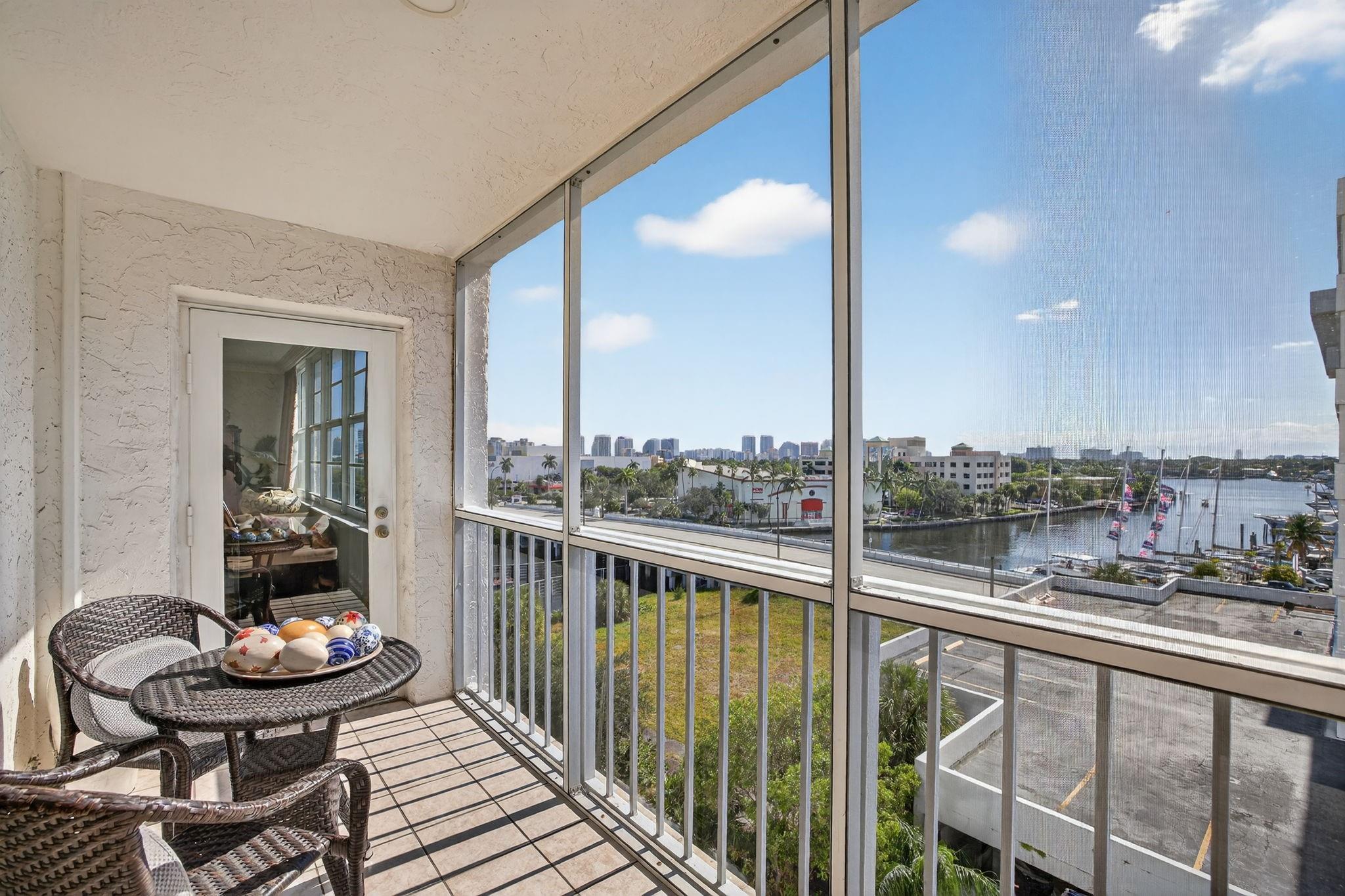 EAST POINT TOWERS - Residential