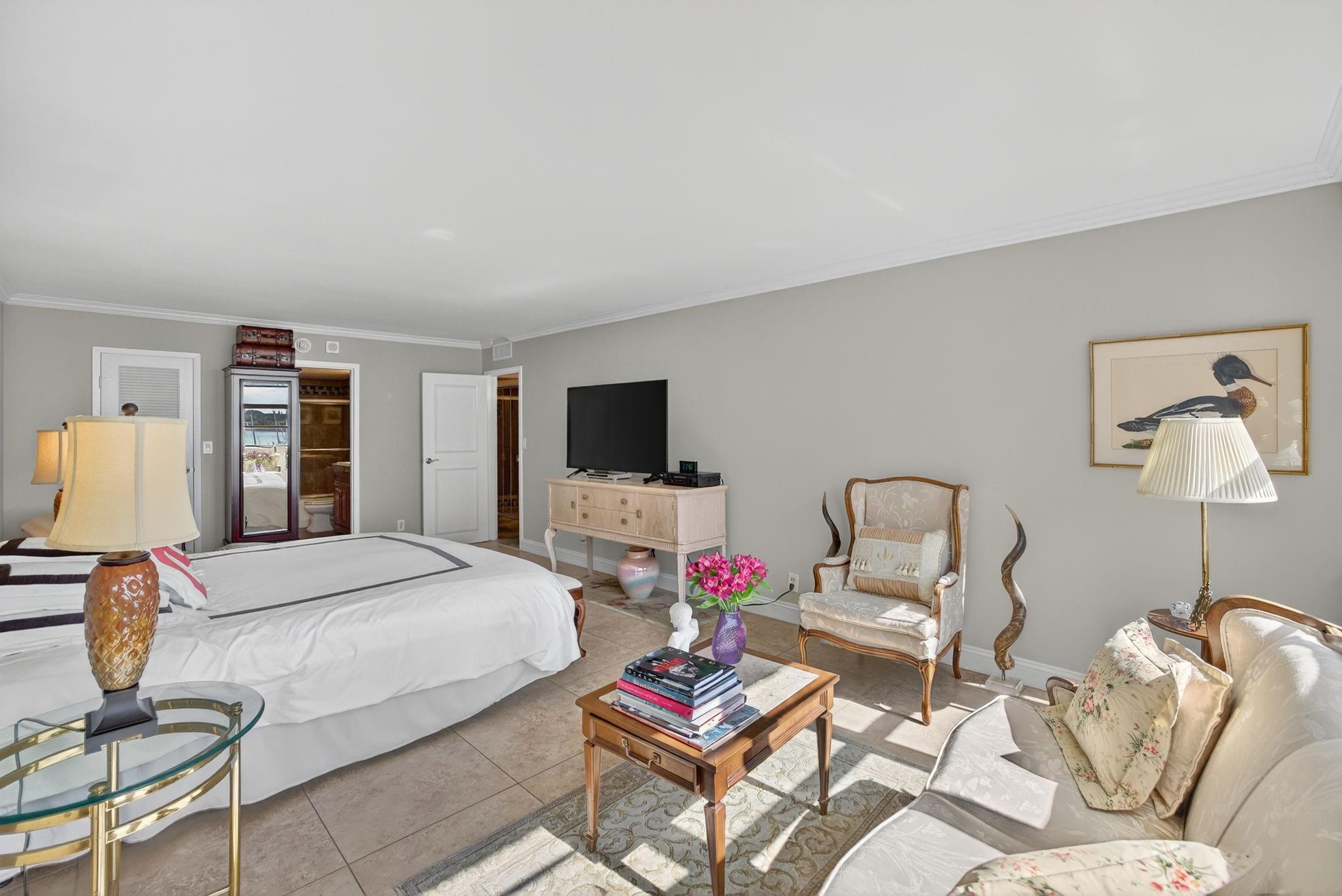 EAST POINT TOWERS - Residential