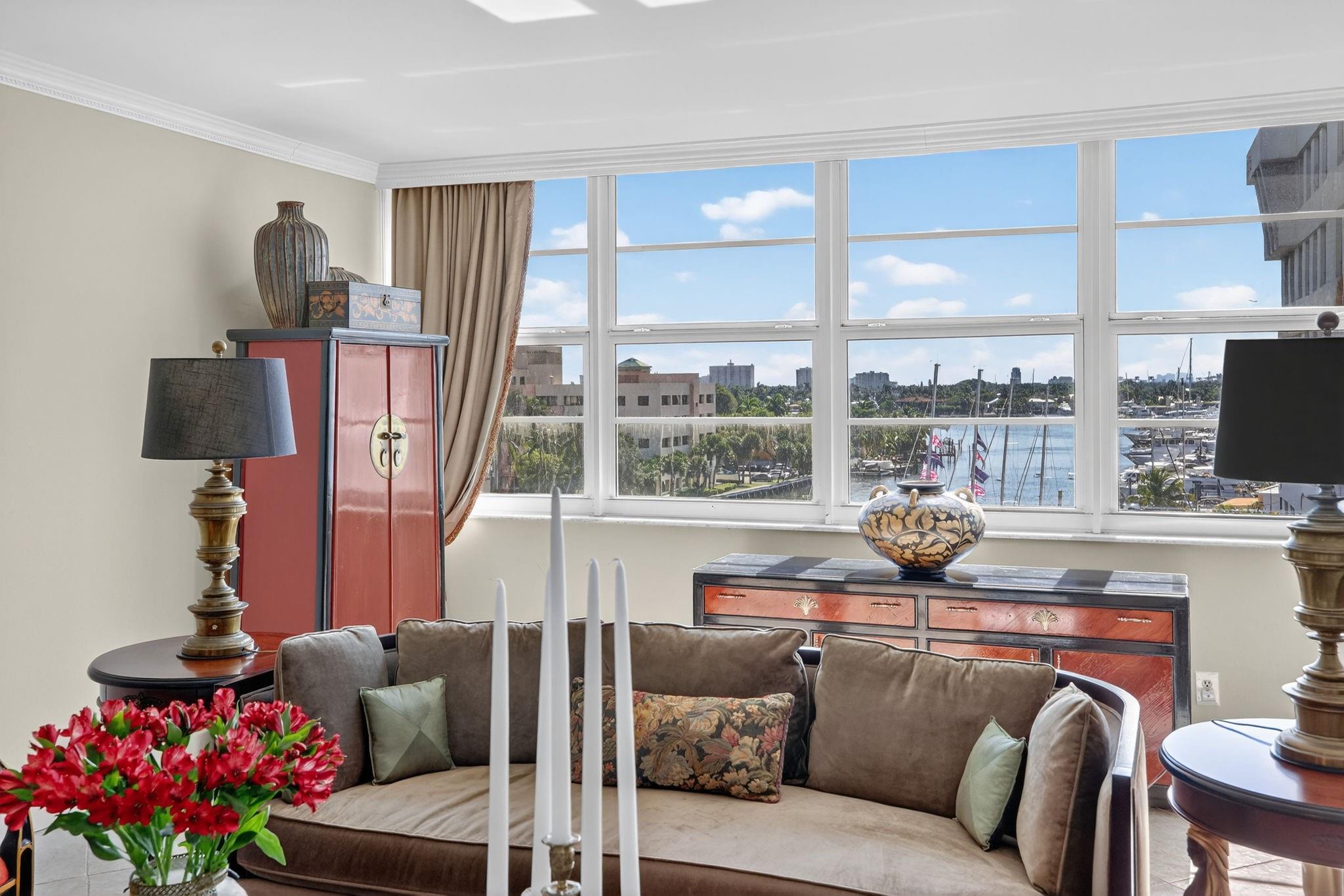 EAST POINT TOWERS - Residential