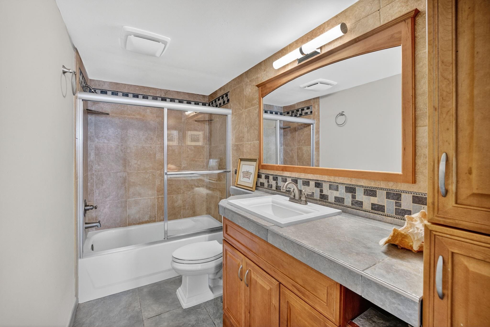 EAST POINT TOWERS - Residential