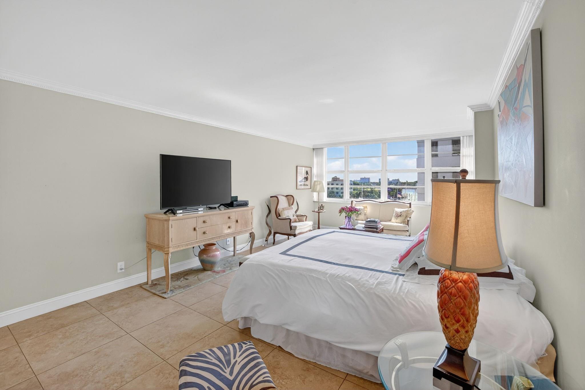 EAST POINT TOWERS - Residential