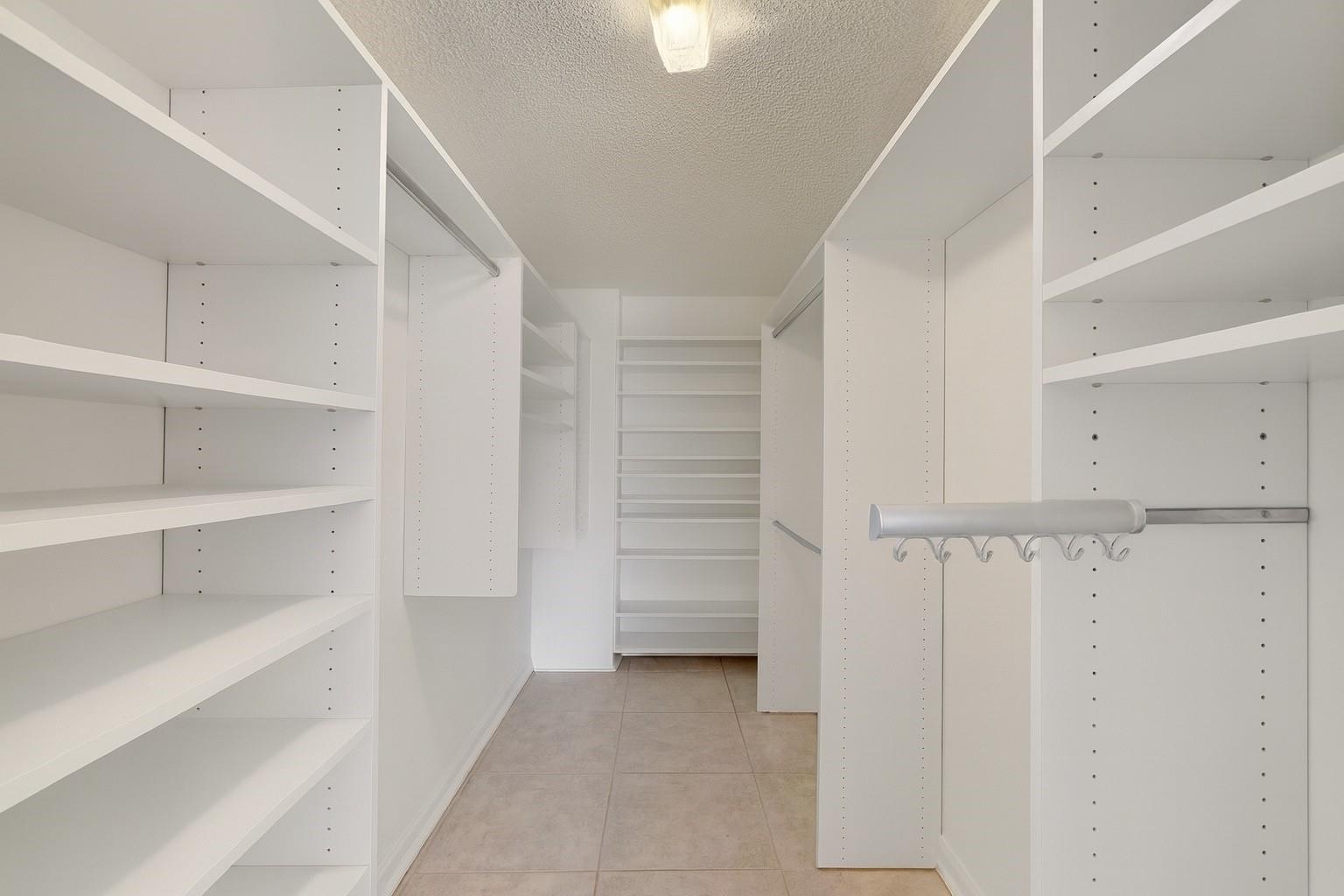 EAST POINT TOWERS - Residential