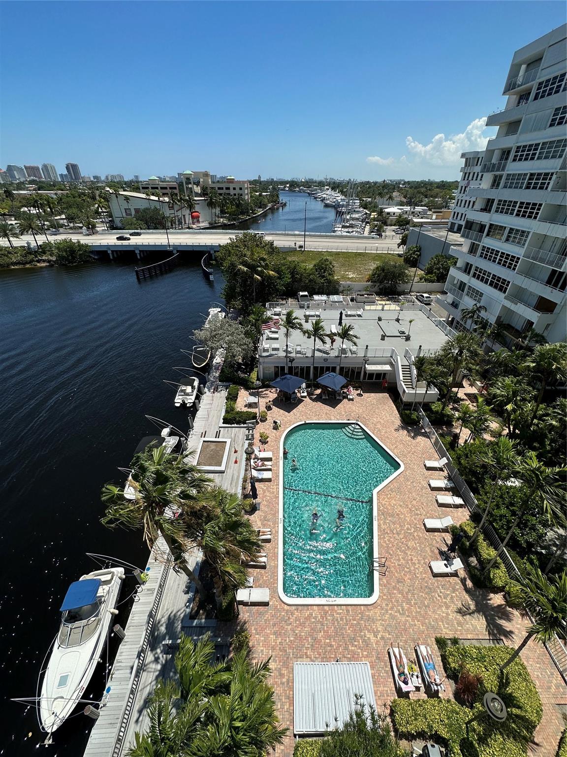 EAST POINT TOWERS - Residential