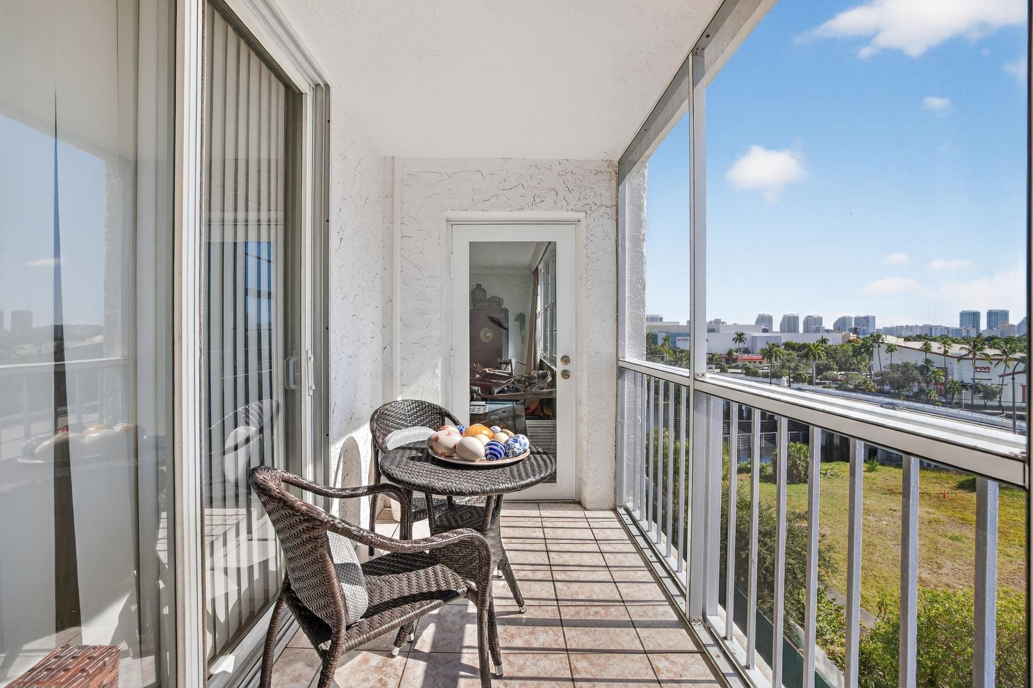 EAST POINT TOWERS - Residential