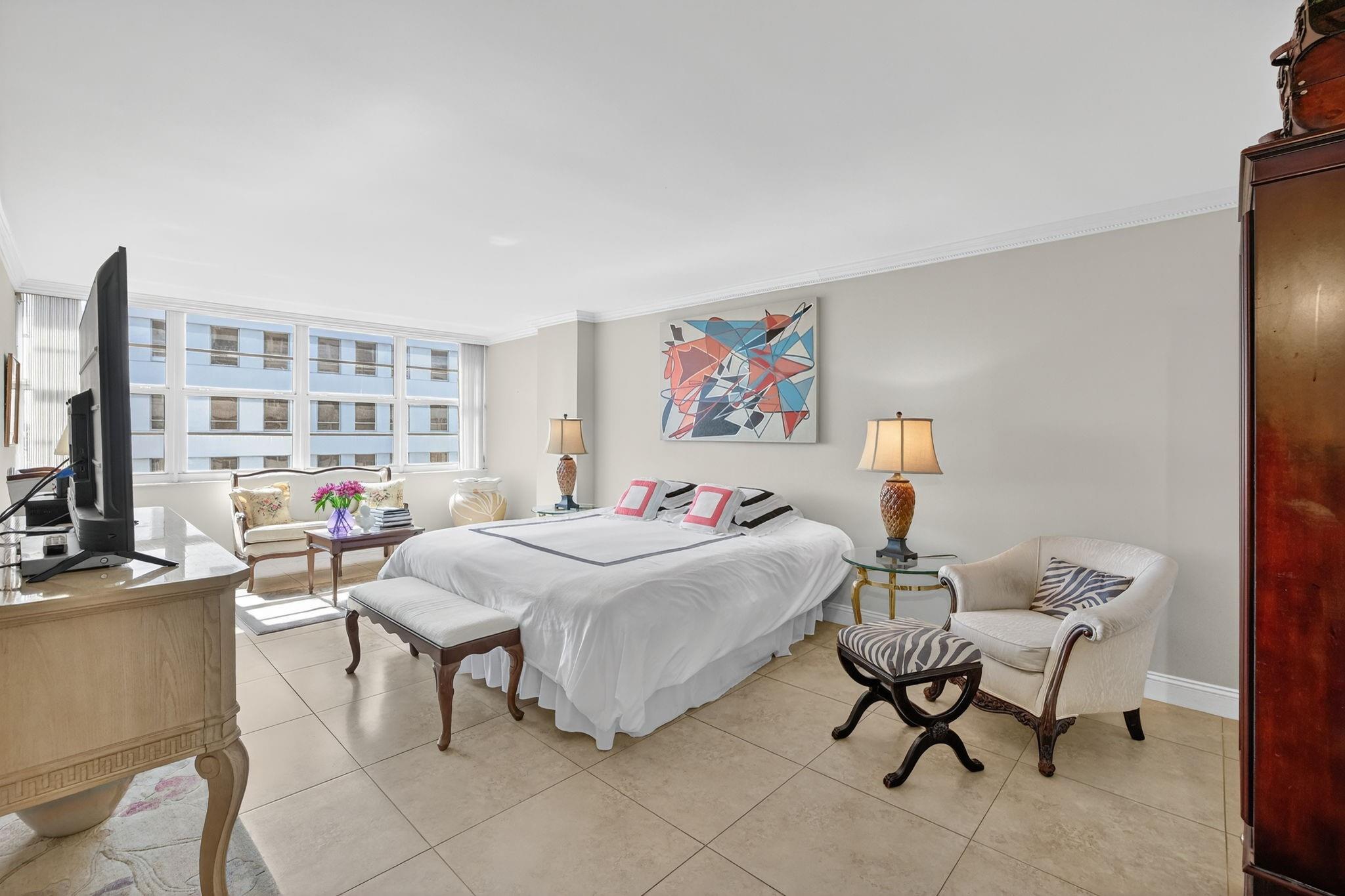 EAST POINT TOWERS - Residential